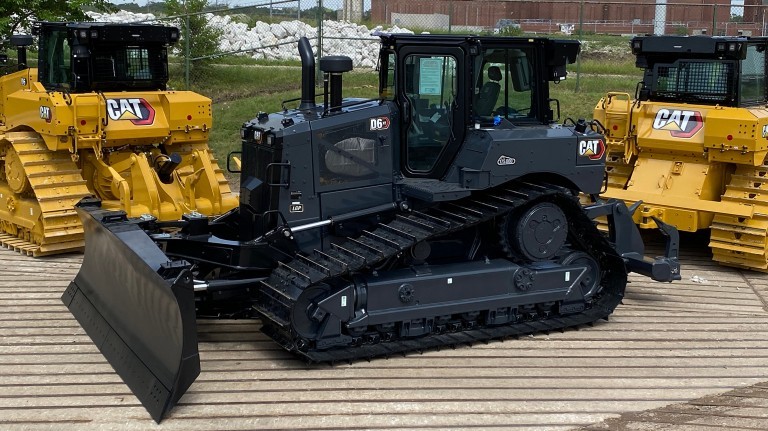 Caterpillar celebrates production of 175,000 medium high drive dozers
