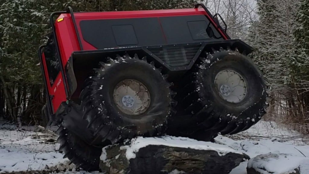 With its massive, automatically adjusting tires, Fat Truck can crawl over any kind of obstacle and terrain.