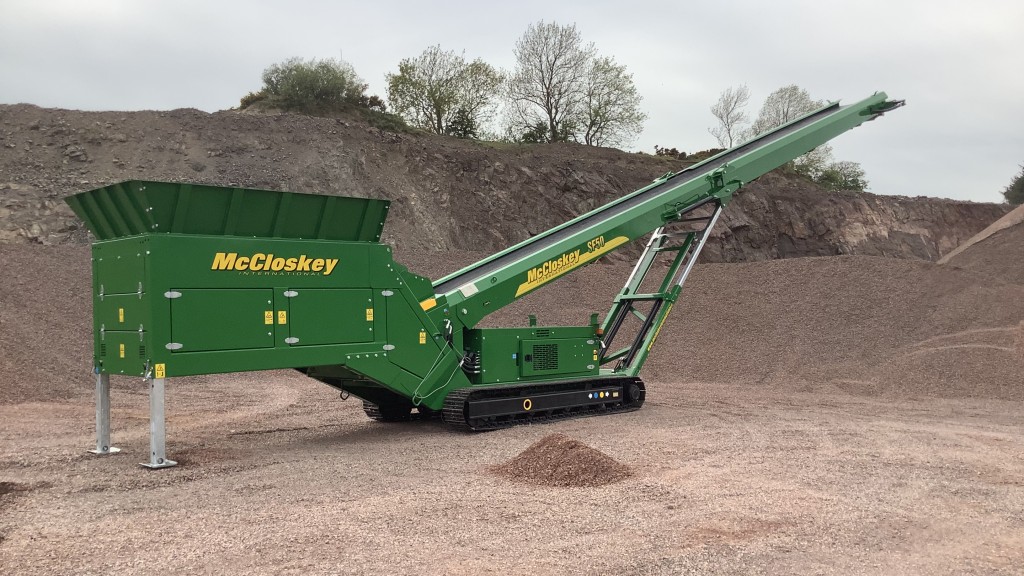 McCloskey mobile feeder stackers facilitate stockpiling for projects on the move