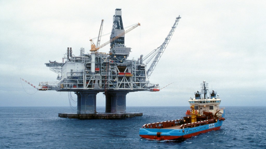 Hibernia oil rig offshore Newfoundland Hibernia oil rig offshore Newfoundland