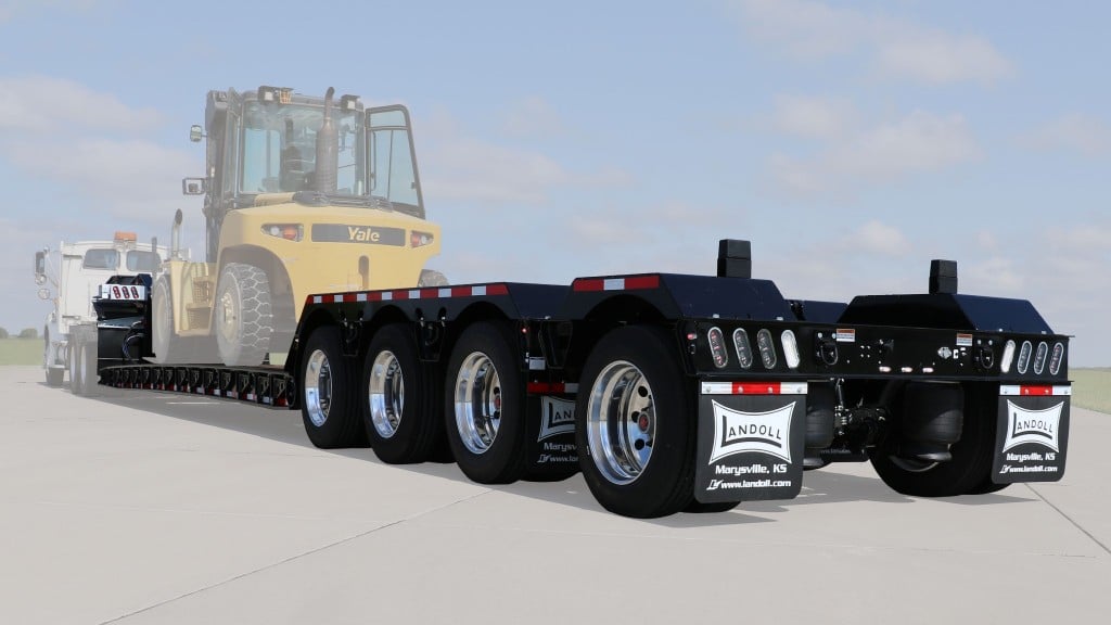 A 860-CE construction detachable trailer.