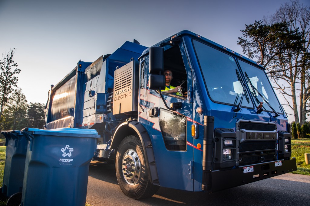 Mack Trucks delivers LR Electric model to Republic Services to begin in-service trials