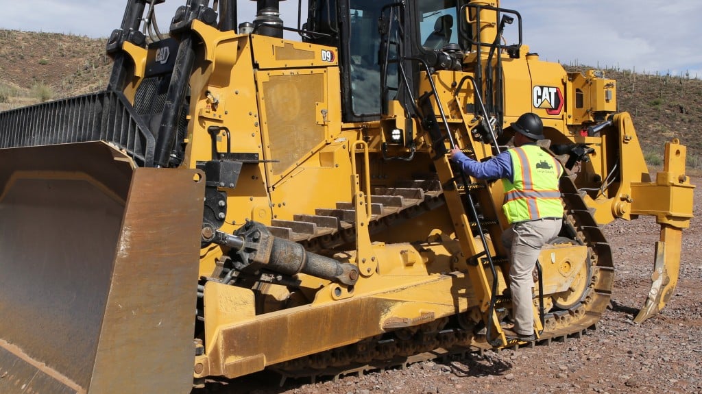 track mine site personnel with cat connected worker