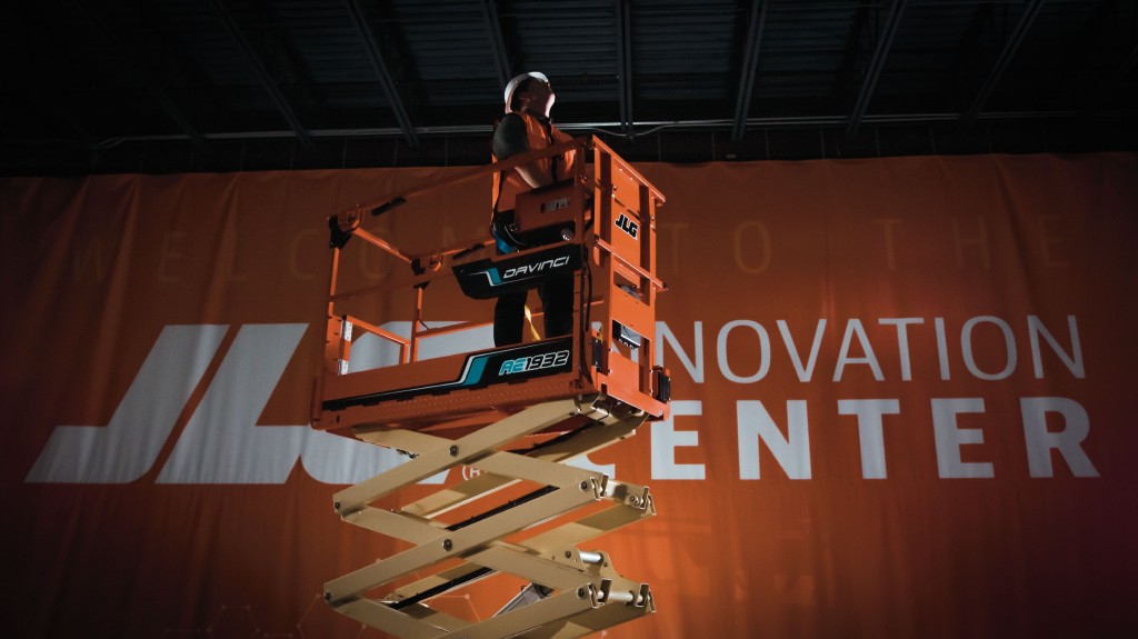 JLG and Oshkosh partner with Microvast to strengthen electrification capabilities