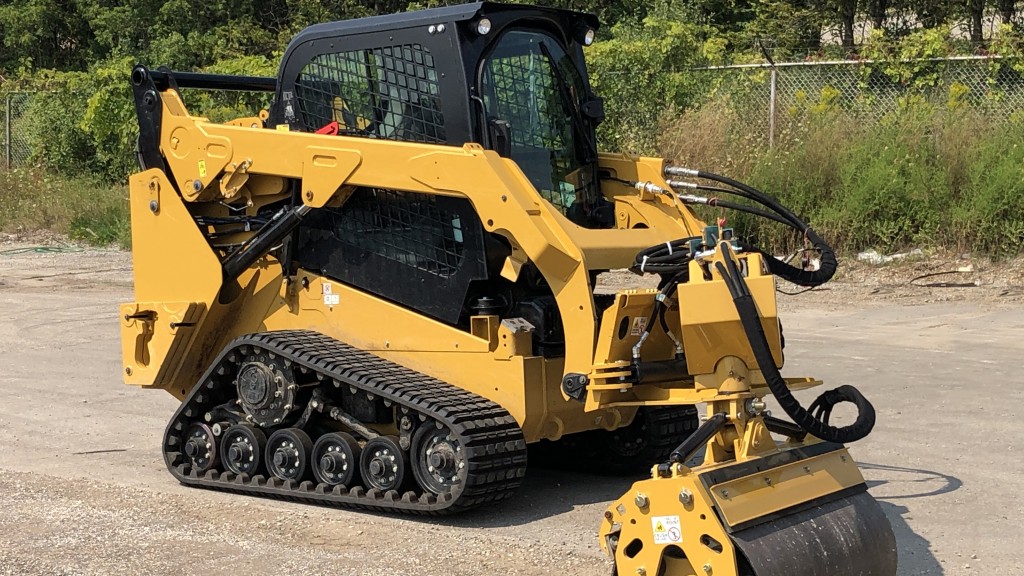 The Offset Vibratory Roller attachment decreases maintenance by 90% while increasing road crew safety with its offset operation.