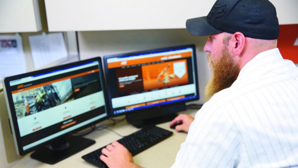 jlg technical webinars attendee working on a computer