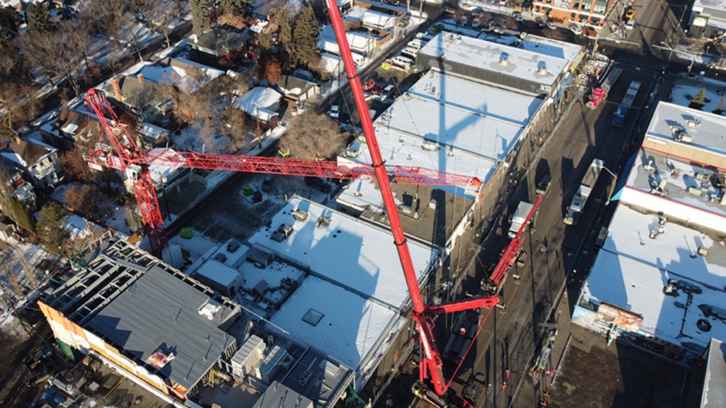 LTM1400 dismantling tower crane as seen from above