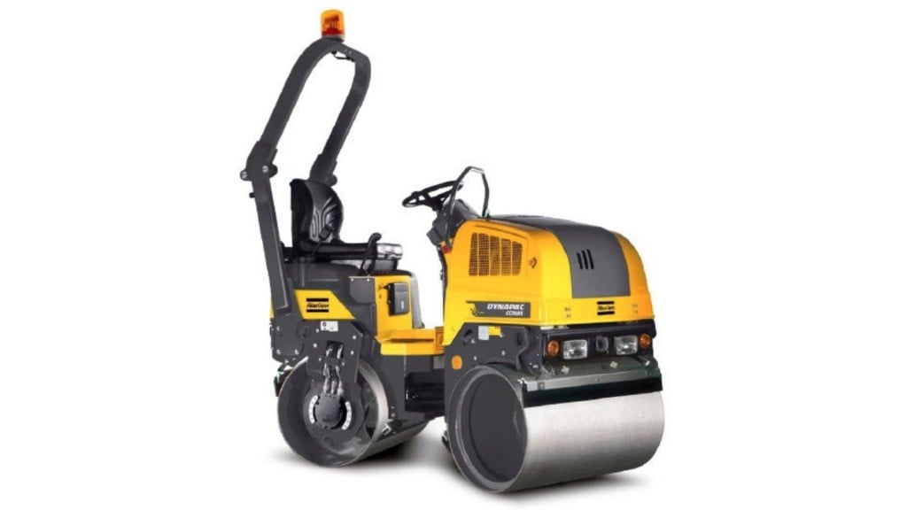 Dynapac tandem roller creates better compaction near obstacles with offset drum feature