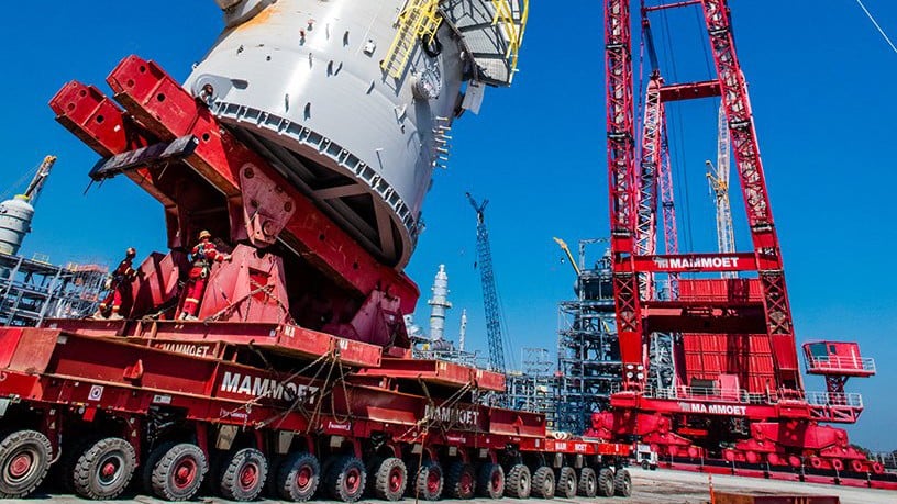 Mammoet completes heavy lifting at new mono-ethylene glycol project