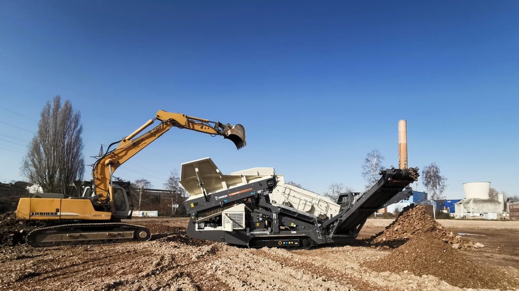 Metso Outotec launches new Nordtrack mobile screen and crusher for construction applications