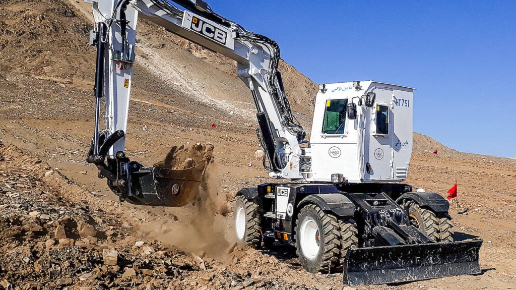 JCB Hydradig in operation