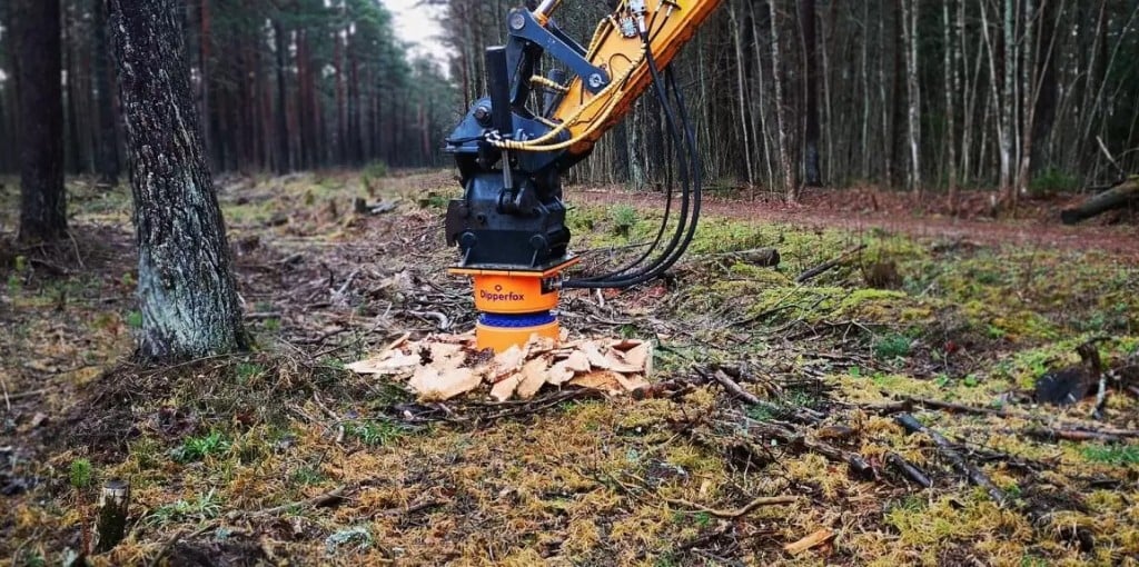 Dipperfox stump crushers now available in Canada