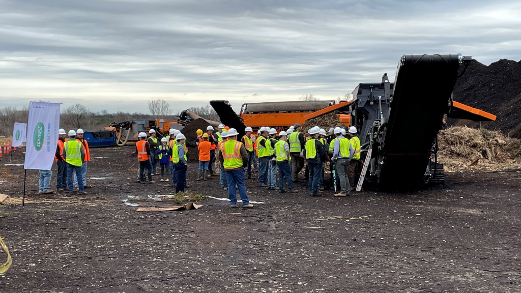 Ecoverse hosts demo day at St. Louis Composting