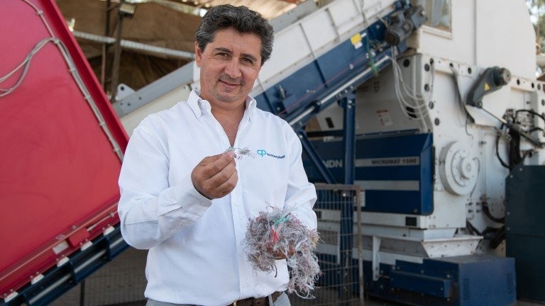 Lindner shredder helps recover discarded fishing nets in Chile