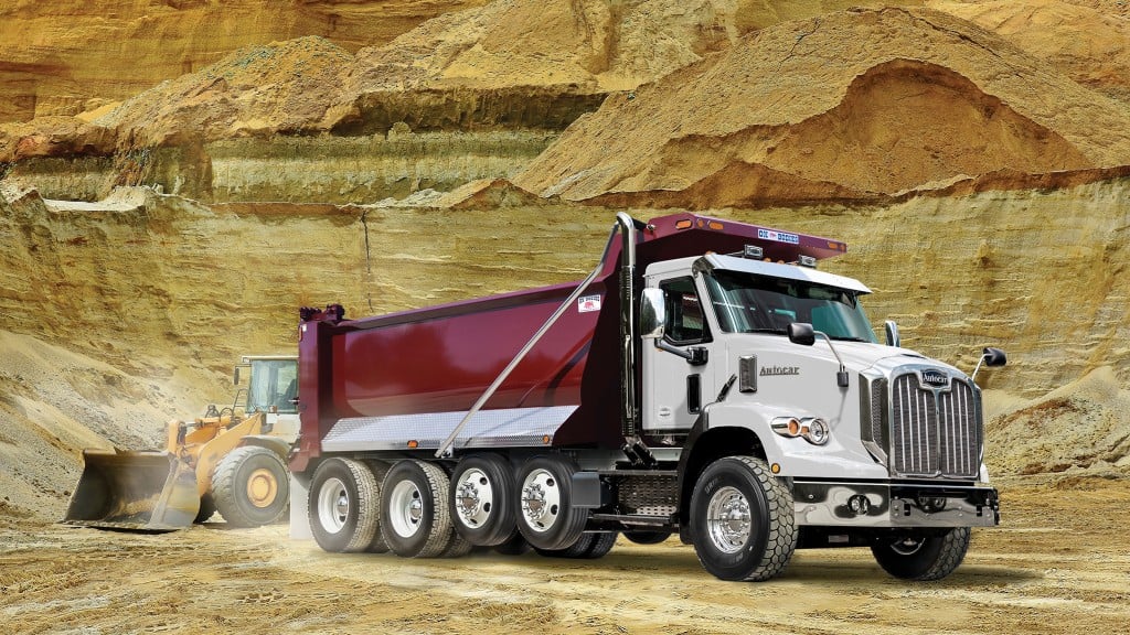 Autocar has delivered its first DC-64D dump truck in Canada to a Quebec customer.