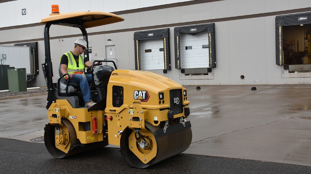 The CB2.7 GC Utility Compactor.