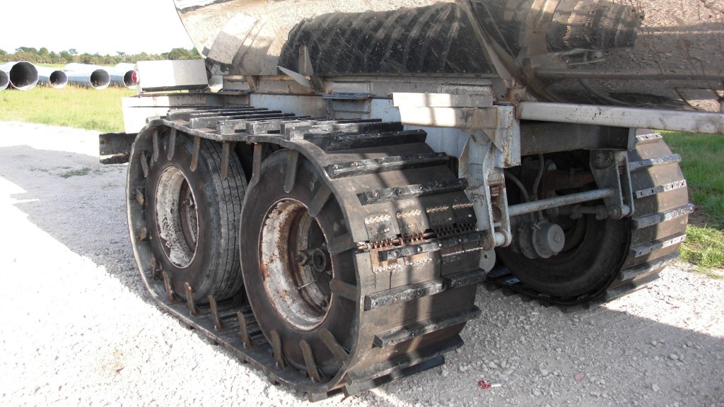 Tracks on a tandem water truck