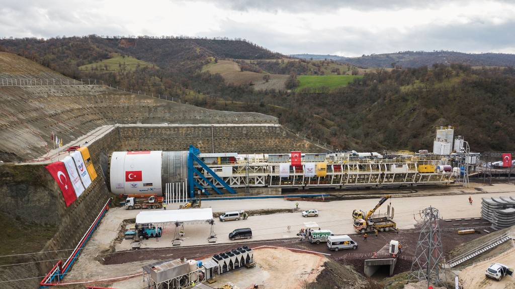 Robbins' crossover machine begins boring Eşme-Salihli Railway Tunnel in Turkey