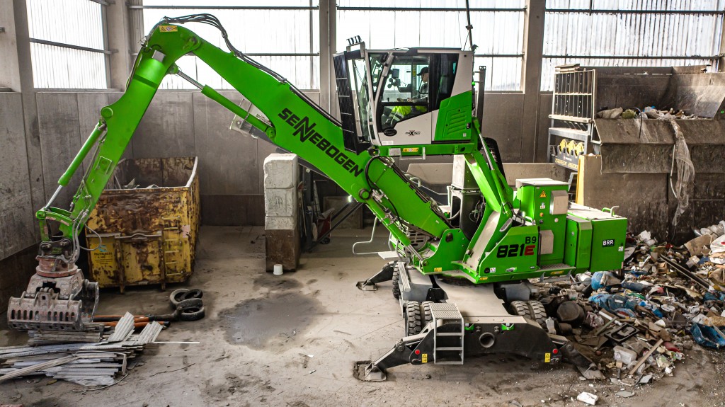 The electric SENNEBOGEN 821M E-Series material handler.