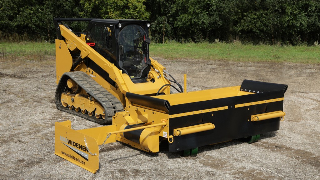 The Road Widener FH-R attachment on the jobsite