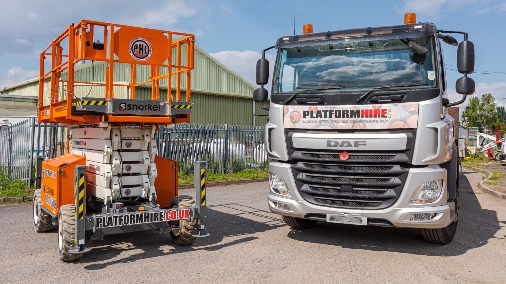 The S3970RTE beside a Platform Hire truck