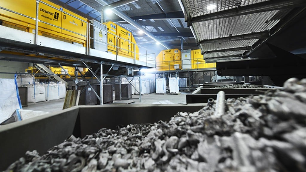 A heavy metal sorter sorts out aluminum