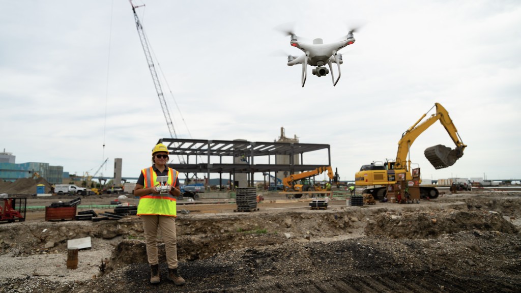 New Komatsu construction technology tracks job site activity and topography data