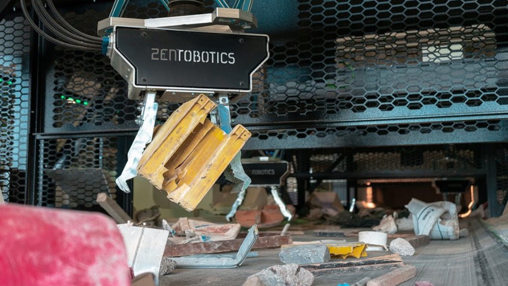 A robotic sorter sorts C&D waste