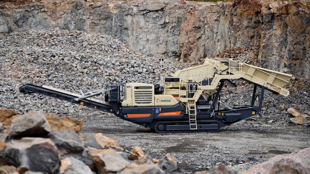 The Metso Lokotrack LT200HPX is mobile and features high capacity operation.