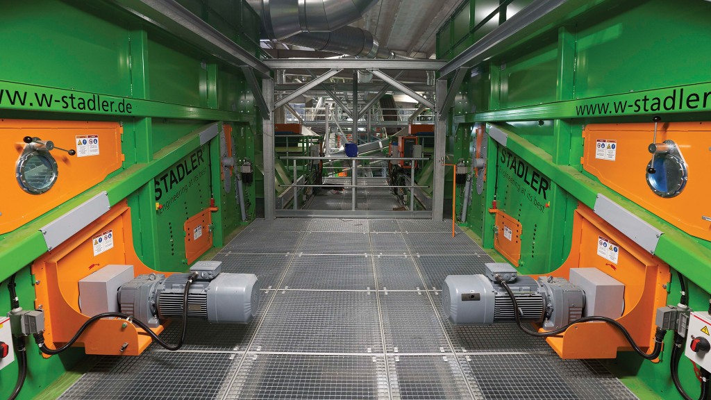 A ballistic separator operates in a sorting facility