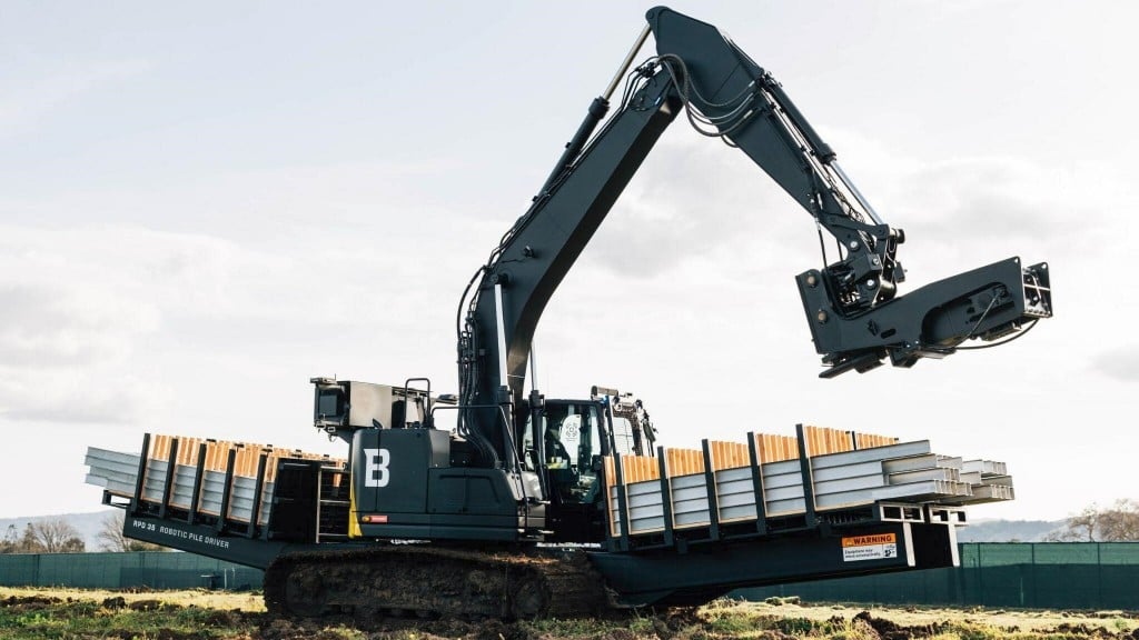 (VIDEO) Built Robotics develops fully autonomous pile driving system for solar energy farm installation