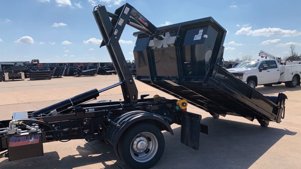 A hooklift pulls a container on its body