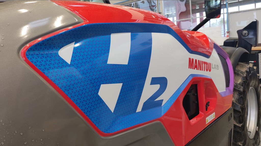 A hydrogen logo on a Manitou machine