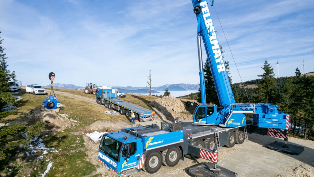 Liebherr mobile crane conquers wind turbine repair at gusty mountain ridge