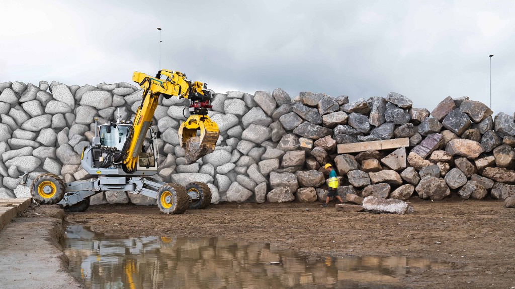 (VIDEO) Advanced sensors and algorithms allow autonomous excavator to build stone structures