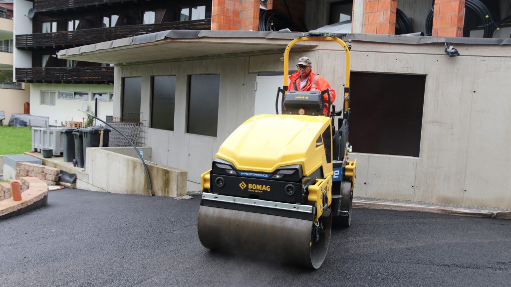 New paver and electric roller. events, and giveaways highlight BOMAG at World of Asphalt/AGG1
