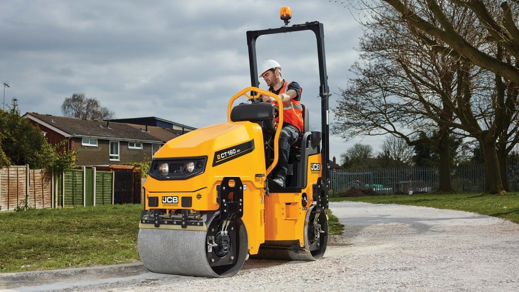 Vibromax is back: JCB returns to paving with two tandem rollers