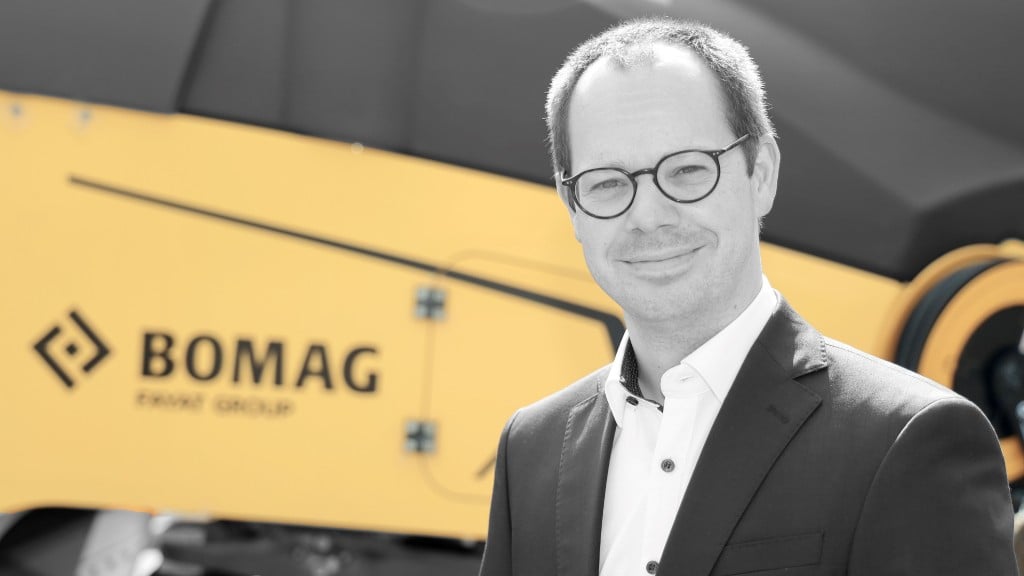 Christoph Thiesbrummel near the BOMAG logo