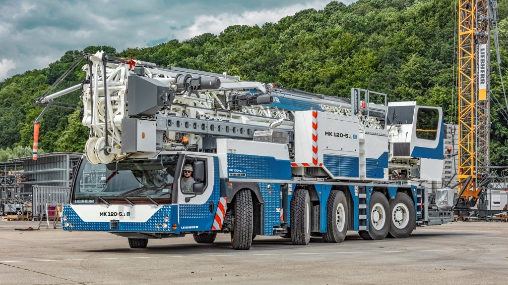 New 52-metre jib and small turning radius distinguish Liebherr’s newest crane