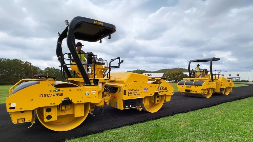 Tandem asphalt rolling gets a safety upgrade with SAKAI’s automatic braking system