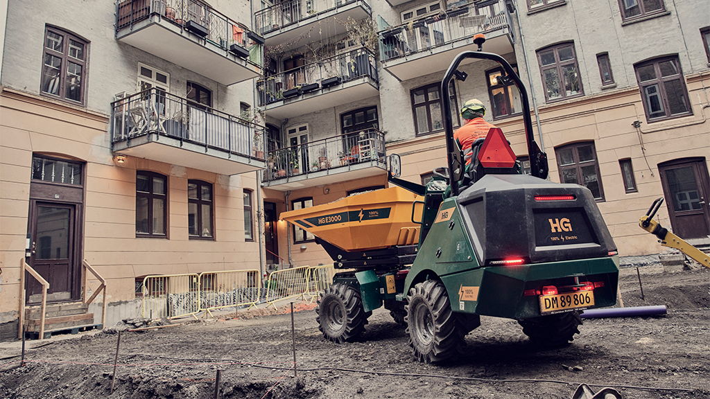 HG’s all-electric 3-ton dumper delivers an entire day of work on a single charge