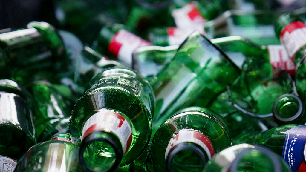 Republic Services’ Seattle MRF receives top glass recycling certification