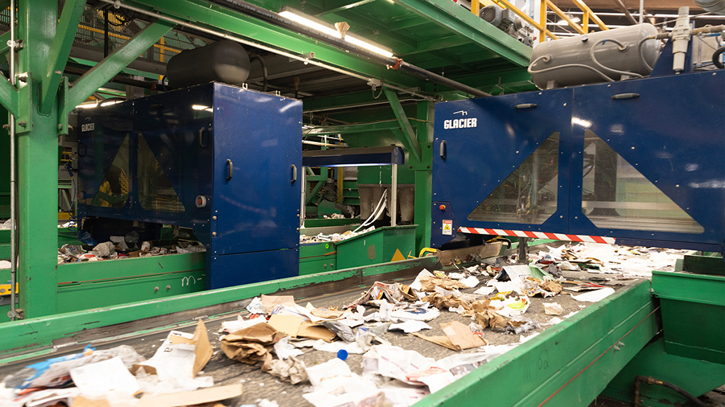 Glacier deploys AI sorting robots at Penn Waste MRF Glacier deploys AI sorting robots at Penn Waste MRF