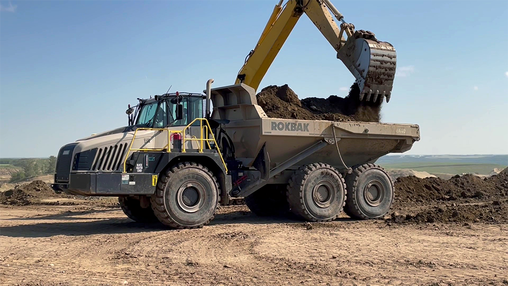 (VIDEO) Rokbak haulers are proven in the pit at Alberta-based agg business