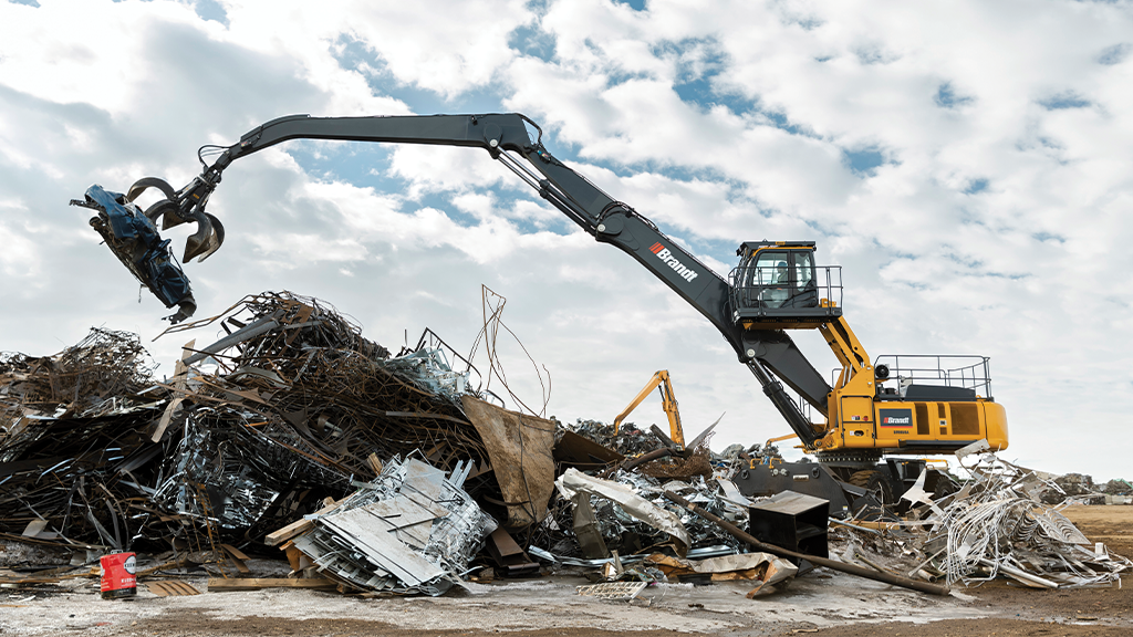 A material handler built around the realities of scrap work