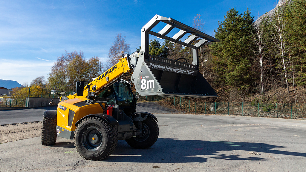 Liebherr expands telescopic handler range with greater reach and stronger lifting performance