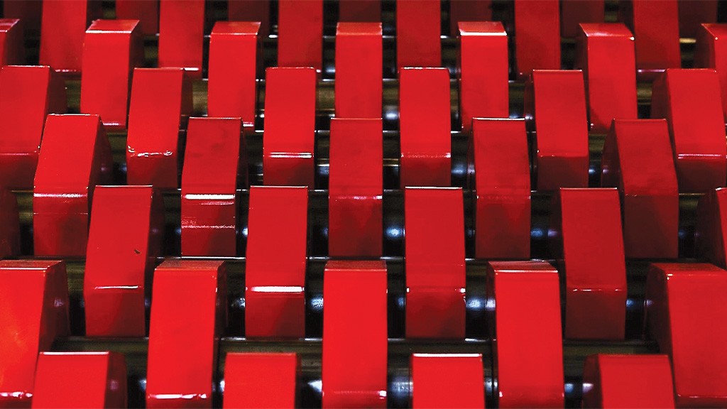 The teeth of a mobile screener