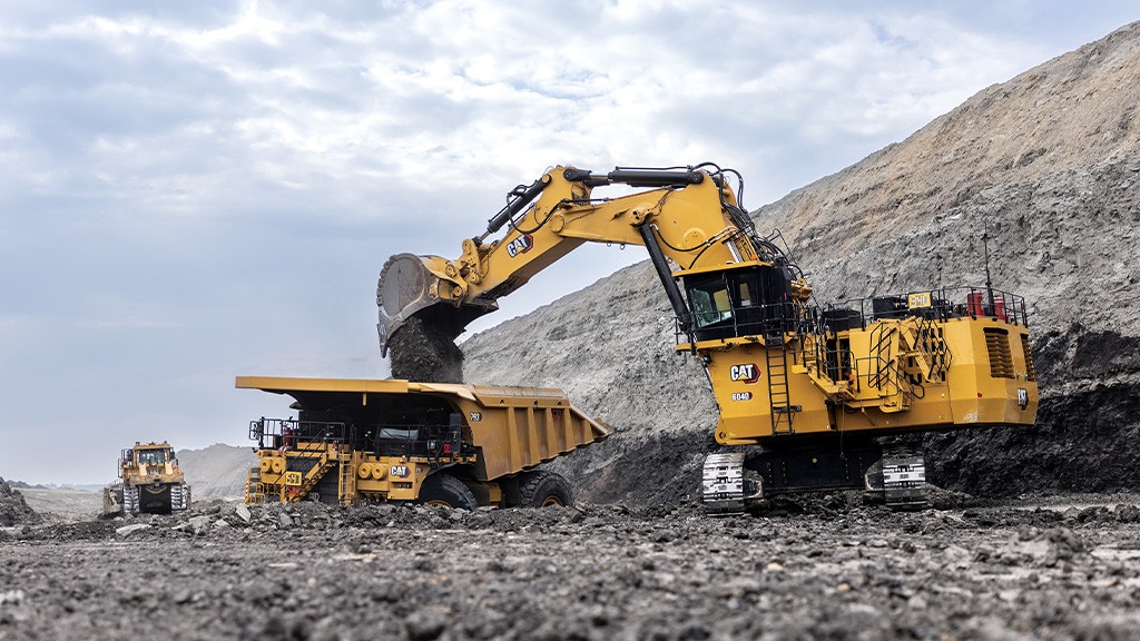 (VIDEO) Boost load-haul cycle efficiency with Cat’s next-gen hydraulic mining shovel