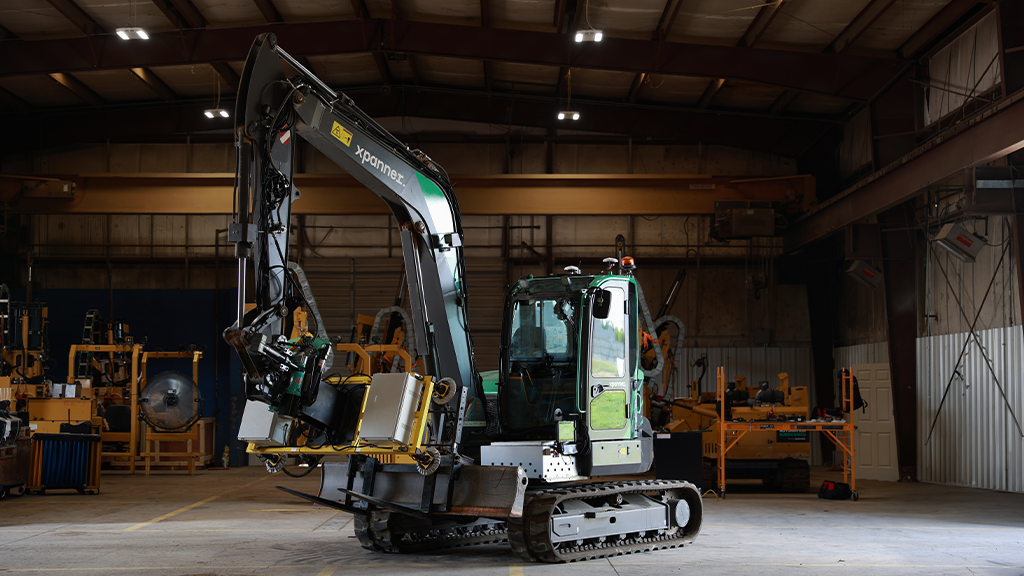 VIDEO: Xpanner launches excavator-based solar panel installer VIDEO: Xpanner launches excavator-based solar panel installer