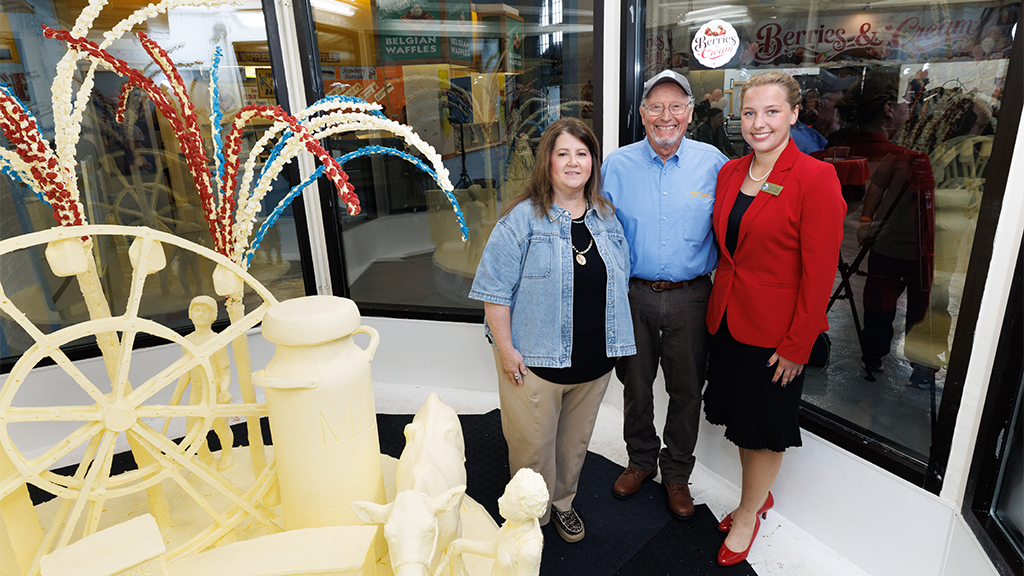 VIDEO: 800-pound butter sculpture to fuel renewable energy for local communities VIDEO: 800-pound butter sculpture to fuel renewable energy for local communities
